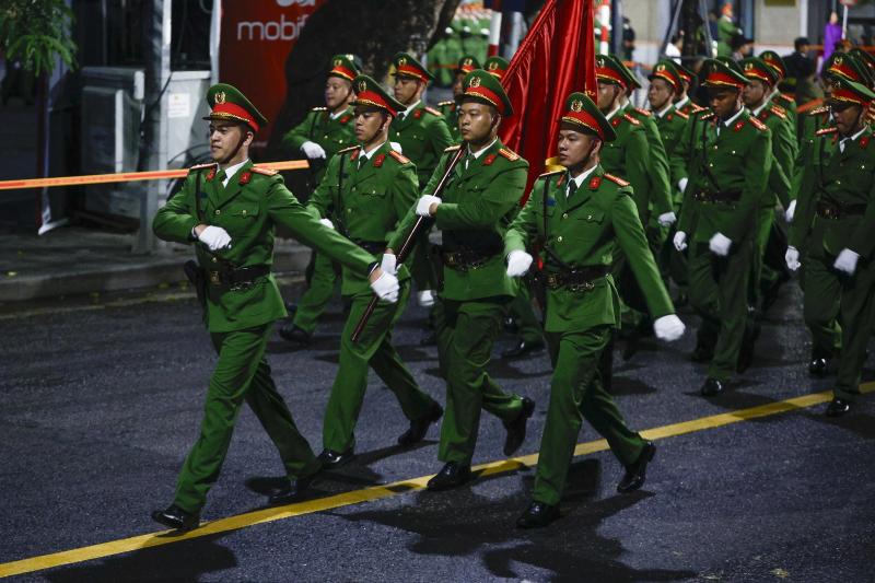 Hơn 2 . 000 Chiến sĩ công an Hà Nội diễu binh diễu hành trong Ngày hội bình yên - Ảnh 3.