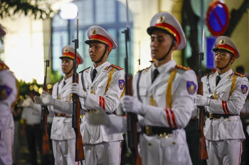 Chiến sĩ công an trình diễn đu dây, trấn áp tội phạm- Ảnh 15. Chiến sĩ công an trình diễn đu dây, trấn áp tội phạm- Ảnh 15.