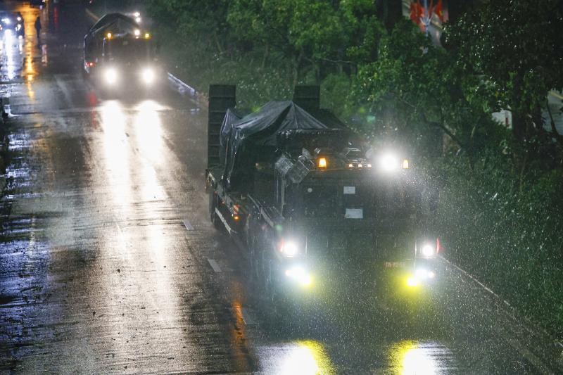 Dàn khí tài tham gia nhiệm vụ A80 tập kết về trung tâm Hà Nội trong đêm - Ảnh 11.