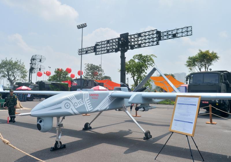 Cận cảnh UAV Việt Nam sản xuất dài 17m, mang được tên lửa, bom thông minh - Ảnh 2.
