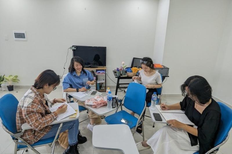 Chăm giúp giáo viên, thầy giáo trẻ nhận học bổng tiến sĩ Anh toàn phần - Ảnh 3.