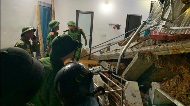 Ảnh hưởng bão số 5: Nước lên cao, phát lệnh báo động trên hàng loạt sông - Ảnh 2.