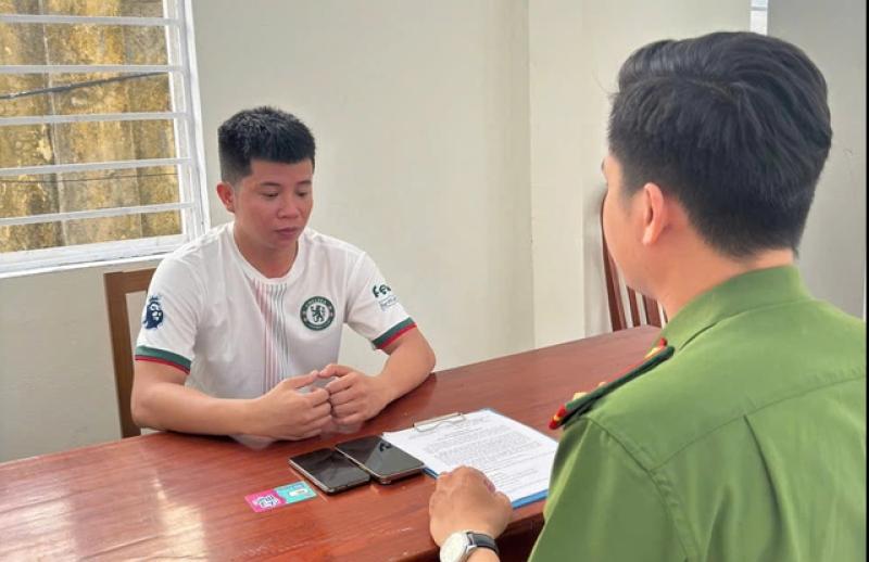 Phá chuyên án lừa đảo: Giả danh con gái để lừa cha mẹ hơn 2,2 tỉ đồng- Ảnh 2. Phá chuyên án lừa đảo: Giả danh con gái để lừa cha mẹ hơn 2,2 tỉ đồng- Ảnh 2.