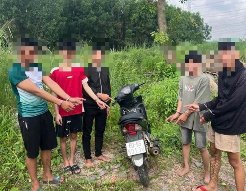 Đồng Nai Bắt giữ 5 nghi phạm cướp xe máy , truy tìm kẻ còn lại - Ảnh 1. Đồng Nai Bắt giữ 5 nghi phạm cướp xe máy , truy tìm kẻ còn lại - Ảnh 1.