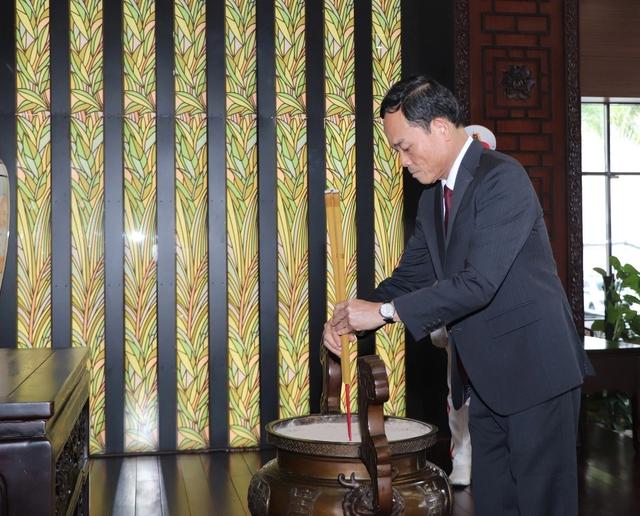 Bí thư Trần Lưu Quang dâng hương tưởng nhớ Chủ tịch Hồ Chí Minh dịp Quốc khánh- Ảnh 2.