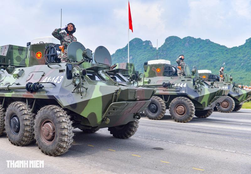Ngắm xe tăng hiện đại nhất thế giới, UAV cảm tử tại tổng hợp luyện diễu binh- Ảnh 13. Ngắm xe tăng hiện đại nhất thế giới, UAV cảm tử tại tổng hợp luyện diễu binh- Ảnh 13.