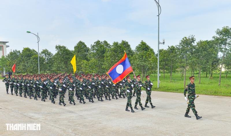 Khối trưởng quân đội Lào: 'Tình cảm người dân Việt Nam dành cho chúng tôi là vô giá’- Ảnh 1.