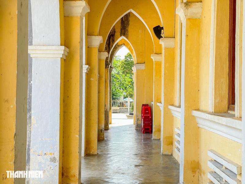 Nhà thờ Mằng Lăng hơn 120 năm tuổi: Nơi lưu giữ sách chữ quốc ngữ đầu tiên - Ảnh 7.