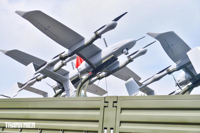Ngắm xe tăng hiện đại nhất thế giới, UAV cảm tử tại tổng hợp luyện diễu binh- Ảnh 15. Ngắm xe tăng hiện đại nhất thế giới, UAV cảm tử tại tổng hợp luyện diễu binh- Ảnh 15.