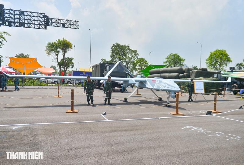 Cận cảnh UAV Việt Nam sản xuất dài 17m, mang được tên lửa, bom thông minh - Ảnh 1.