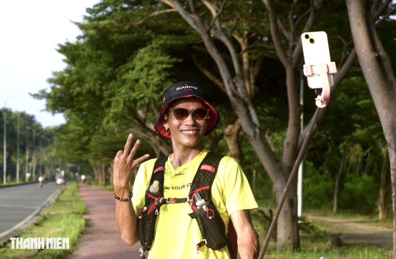 'Dị nhân Nguyễn Văn Long' sẽ chạy bộ 1.636 km để dự concert quốc gia 2.9 - Ảnh 1.