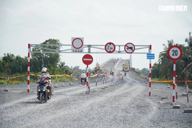 Người dân ‘xé rào’ vào công trường cầu Đại Ngãi vì không có biển cấm- Ảnh 3.