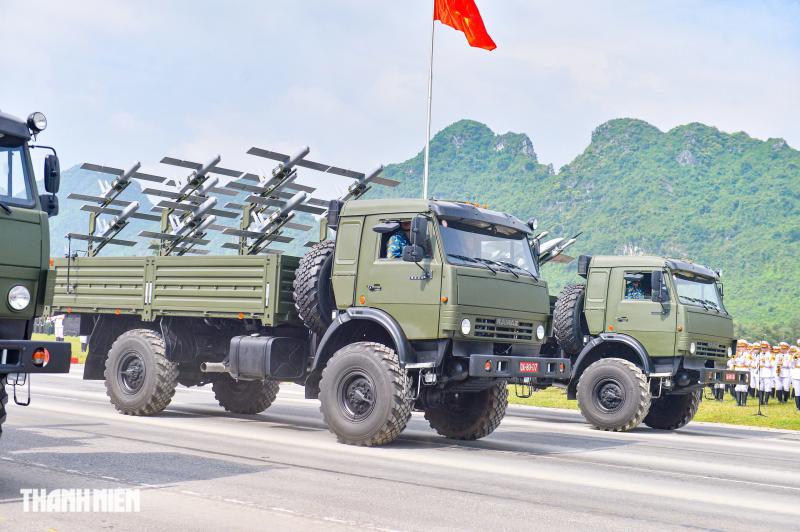 Ngắm xe tăng hiện đại nhất thế giới, UAV cảm tử tại tổng hợp luyện diễu binh- Ảnh 14. Ngắm xe tăng hiện đại nhất thế giới, UAV cảm tử tại tổng hợp luyện diễu binh- Ảnh 14.