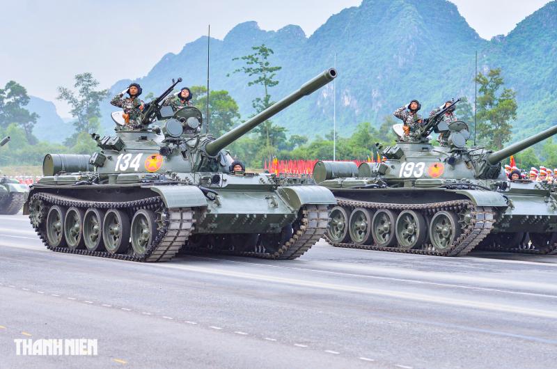 Ngắm xe tăng hiện đại nhất thế giới, UAV cảm tử tại tổng hợp luyện diễu binh- Ảnh 12. Ngắm xe tăng hiện đại nhất thế giới, UAV cảm tử tại tổng hợp luyện diễu binh- Ảnh 12.