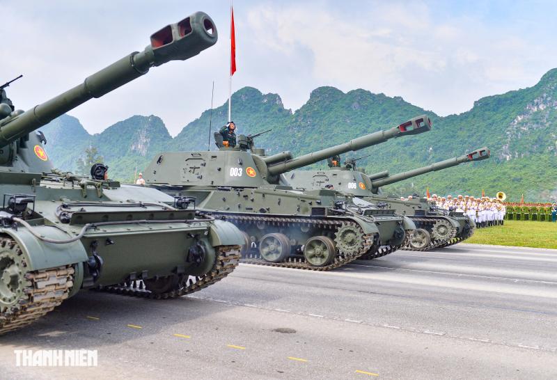 Ngắm xe tăng hiện đại nhất thế giới, UAV cảm tử tại tổng hợp luyện diễu binh- Ảnh 9. Ngắm xe tăng hiện đại nhất thế giới, UAV cảm tử tại tổng hợp luyện diễu binh- Ảnh 9.