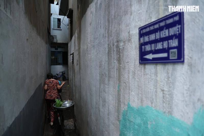 Mộ cổ 169 năm giữa TP.HCM: Vết tích ít ai biết về vị quan triều Nguyễn- Ảnh 1. Mộ cổ 169 năm giữa TP.HCM: Vết tích ít ai biết về vị quan triều Nguyễn- Ảnh 1.