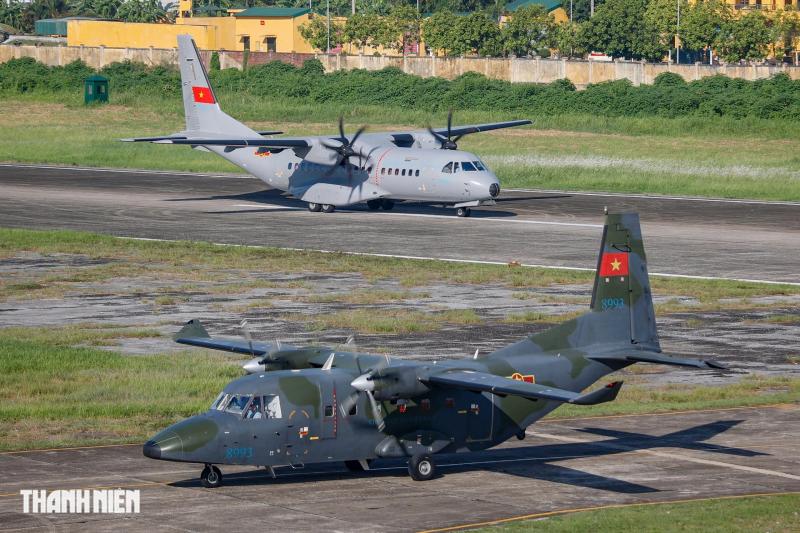 Xem 'ngựa thồ' C-295 khoác áo mới, bay biên đội 4 chiếc trên bầu trời Hà Nội- Ảnh 34.