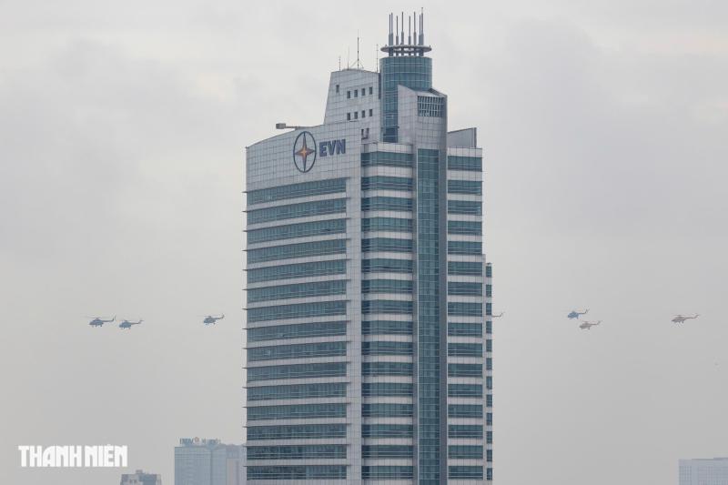Biên đội trực thăng, CASA lần đầu luyện bay diễu binh trên Quảng trường Ba Đình- Ảnh 6.