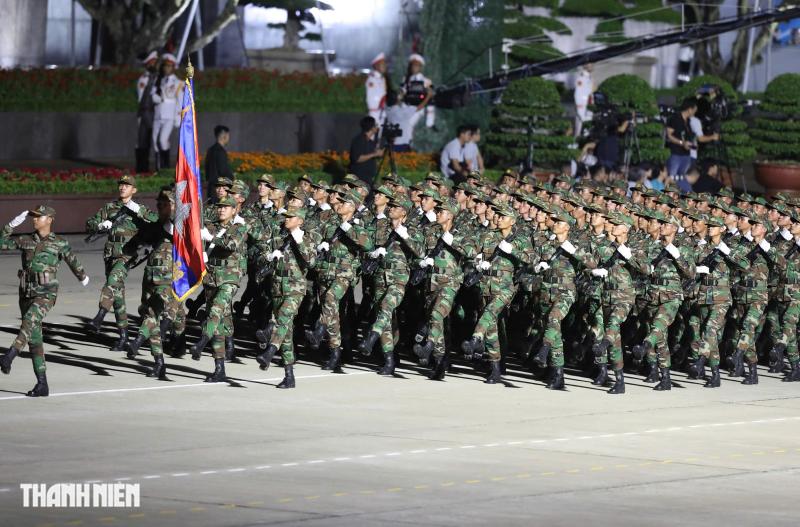 Quân nhân Nga , Lào , Campuchia tham gia diễu binh tại Quảng trường Ba Đình - Ảnh 10.