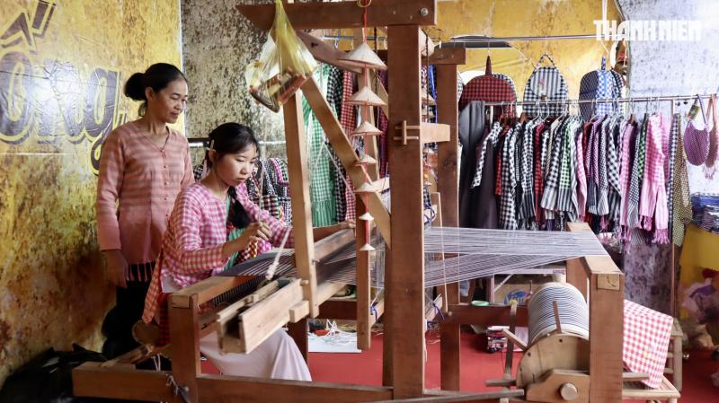 'Xuyên không' đến các làng nghề dân gian ngay trung tâm TP.HCM dịp Quốc khánh 2.9 - Ảnh 3.