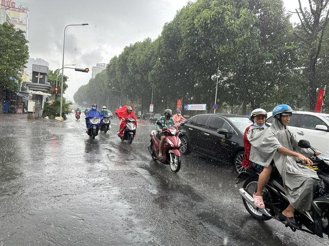  Biển Đông xuất hiện vùng áp thấp có khả năng thành áp thấp nhiệt đới - Ảnh 1.