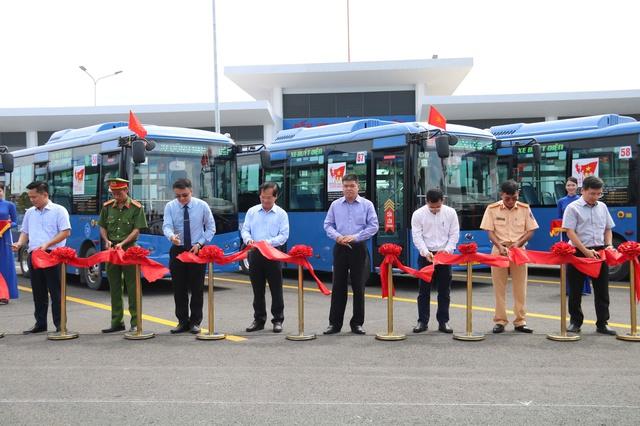 TP.HCM khai trương bến xe buýt gần 70 tỉ ở Hóc Môn- Ảnh 2.