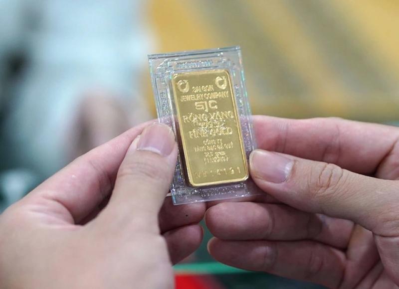 Vàng lên đỉnh cao, vì sao tiền ồ ạt chảy vào chứng khoán?- Ảnh 2. Vàng lên đỉnh cao, vì sao tiền ồ ạt chảy vào chứng khoán?- Ảnh 2.