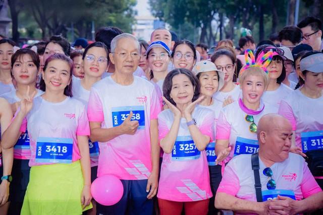 Giải chạy hồng 2025 tiếp thêm nghị lực cho bệnh nhân ung thư vú việt nam - Ảnh 1.