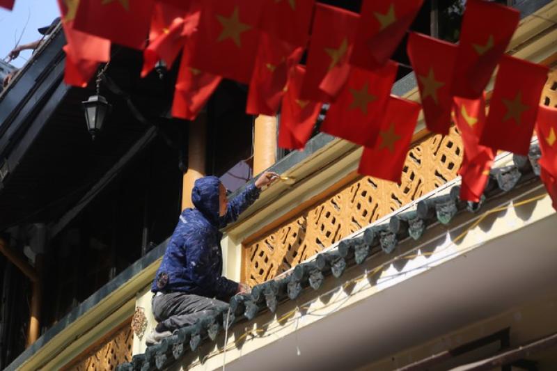 Phá dỡ một phần nhà hàng Thủy Tạ cạnh hồ Hoàn Kiếm- Ảnh 5. Phá dỡ một phần nhà hàng Thủy Tạ cạnh hồ Hoàn Kiếm- Ảnh 5.