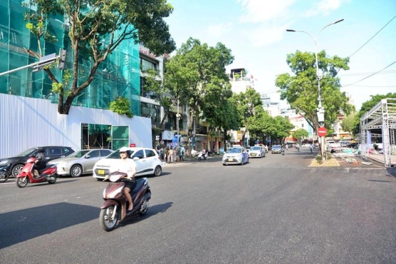 Phá dỡ một phần nhà hàng Thủy Tạ cạnh hồ Hoàn Kiếm- Ảnh 9. Phá dỡ một phần nhà hàng Thủy Tạ cạnh hồ Hoàn Kiếm- Ảnh 9.