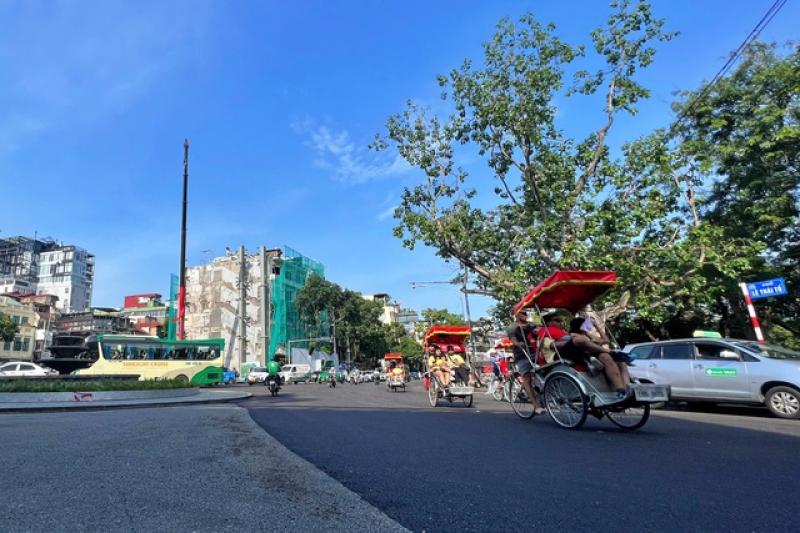 Phá dỡ một phần nhà hàng Thủy Tạ cạnh hồ Hoàn Kiếm- Ảnh 10. Phá dỡ một phần nhà hàng Thủy Tạ cạnh hồ Hoàn Kiếm- Ảnh 10.