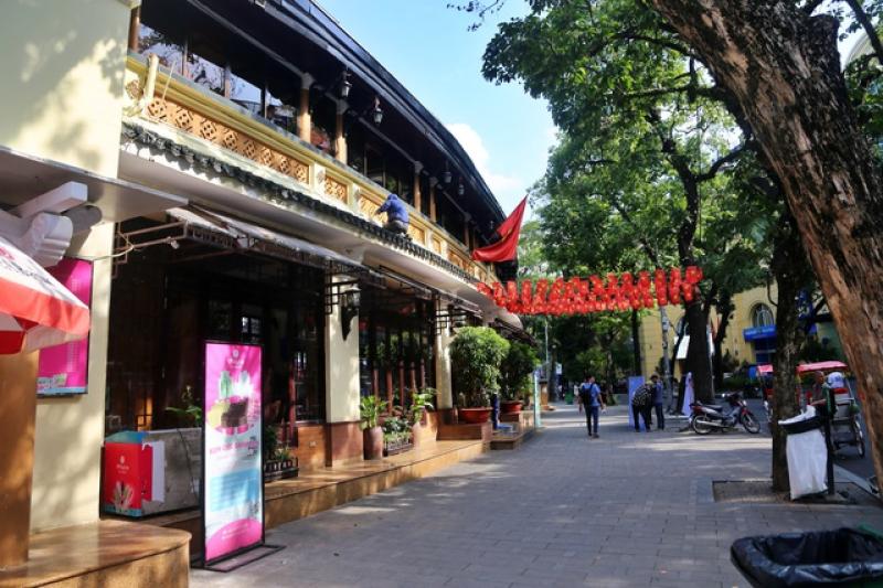 Phá dỡ một phần nhà hàng Thủy Tạ cạnh hồ Hoàn Kiếm- Ảnh 6. Phá dỡ một phần nhà hàng Thủy Tạ cạnh hồ Hoàn Kiếm- Ảnh 6.