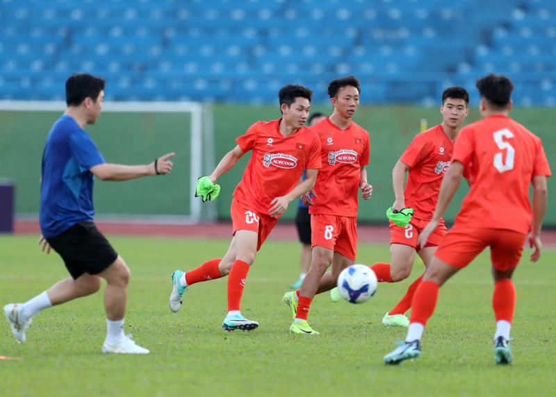 BHL tạm quyền đội tuyển Việt Nam: Thầy Kim tuyệt đối tin tưởng, xuất hiện nhân vật đặc biệt…- Ảnh 5.
