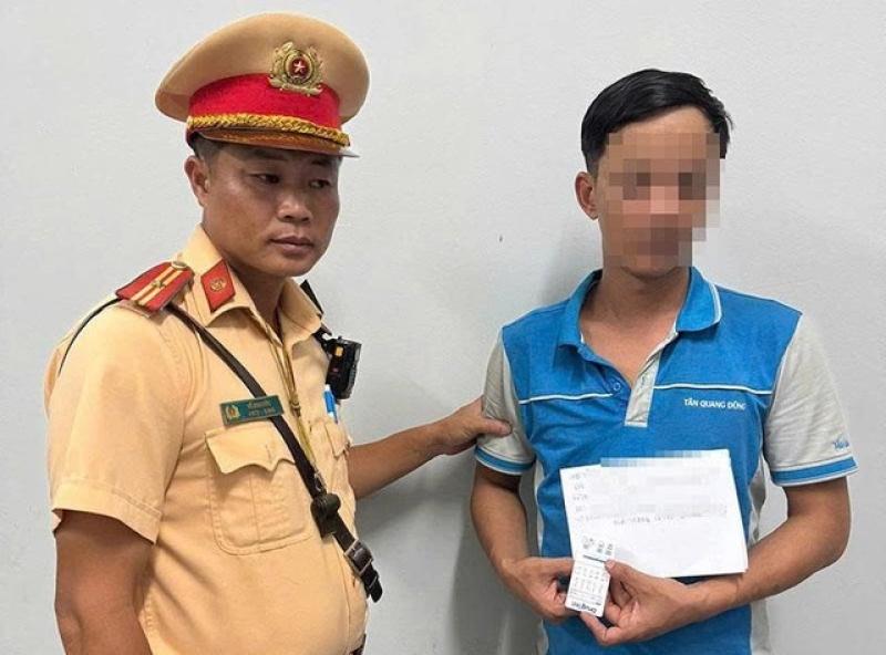 CSGT TP.HCM phát hiện ngư dân và tài xế xe khách dương tính ma túy- Ảnh 4. CSGT TP.HCM phát hiện ngư dân và tài xế xe khách dương tính ma túy- Ảnh 4.