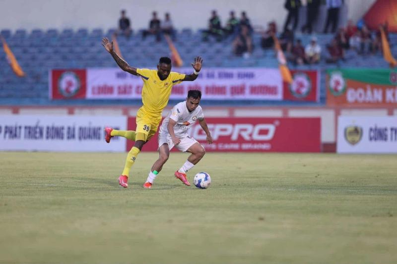 CLB Quảng Nam bị phạt nặng 500 triệu đồng và phải xuống hạng ba nếu bỏ V-League - Ảnh 1.