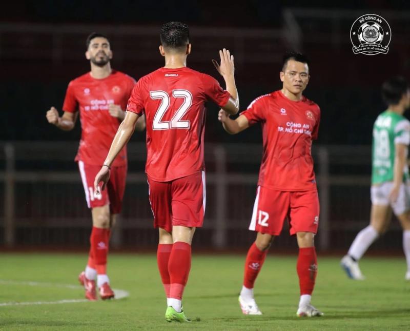 Tiến Linh ghi bàn thắng đầu tiên cho CLB Công an TP.HCM, HLV Lê Huỳnh Đức rất vui- Ảnh 5. Tiến Linh ghi bàn thắng đầu tiên cho CLB Công an TP.HCM, HLV Lê Huỳnh Đức rất vui- Ảnh 5.