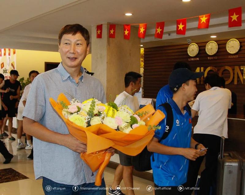 Trần Thành Trung đã ‘bắt sóng’ Lê Viktor, khoảnh khắc được chờ đợi của U.23 Việt Nam- Ảnh 1.