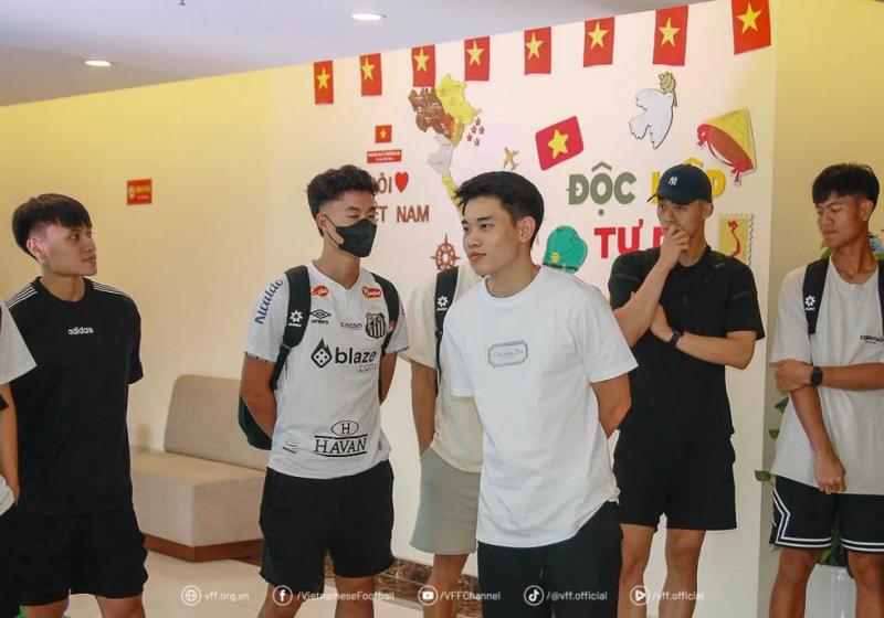 Trần Thành Trung đã ‘bắt sóng’ Lê Viktor, khoảnh khắc được chờ đợi của U.23 Việt Nam- Ảnh 7.