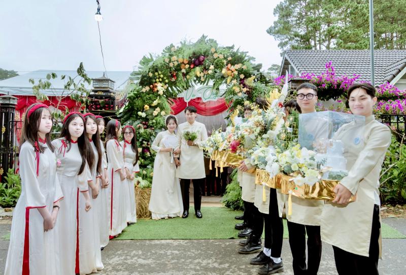 Đám cưới trang trí rau củ tận 500 kg: Khách mời, hàng xóm nhận quà mang về- Ảnh 4. Đám cưới trang trí rau củ tận 500 kg: Khách mời, hàng xóm nhận quà mang về- Ảnh 4.