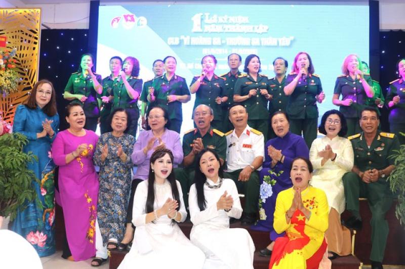 Hành trình bền bỉ kết nối triệu trái tim vì biển đảo quê hương Việt Nam- Ảnh 4. Hành trình bền bỉ kết nối triệu trái tim vì biển đảo quê hương Việt Nam- Ảnh 4.