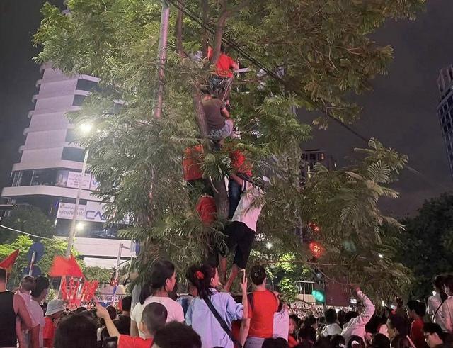 'Thông chốt' diễu binh ở Hà Nội: Đừng lặp lại những hình ảnh xấu xí - Ảnh 2.