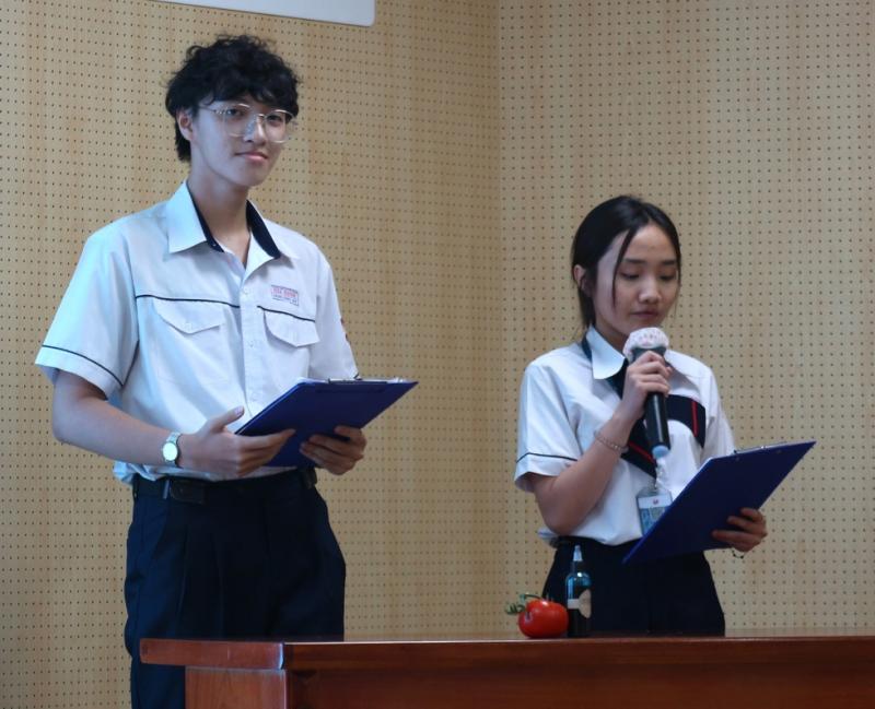 Nhóm học sinh biến vỏ cà chua thành mực in- Ảnh 2.