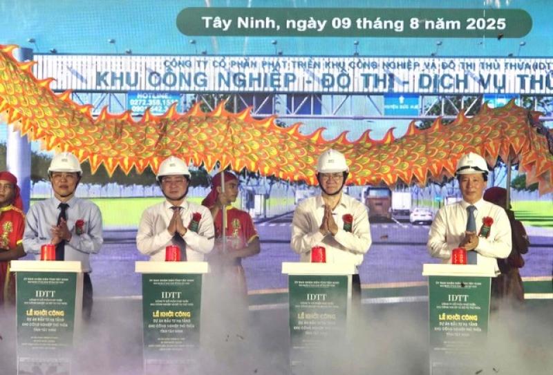 Tây Ninh khởi công khu công nghiệp đầu tiên sau sáp nhập, vốn 3.000 tỉ đồng - Ảnh 1. Tây Ninh khởi công khu công nghiệp đầu tiên sau sáp nhập, vốn 3.000 tỉ đồng - Ảnh 1.
