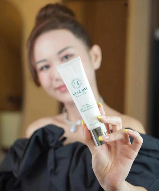 Top 10 kem chống nắng chính hãng, dùng một lần là mê tới già - Ảnh 7.
