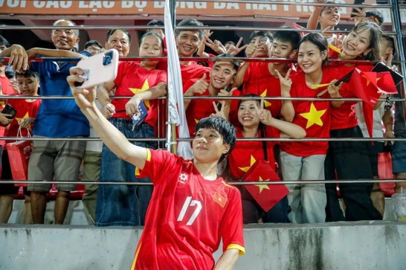 Mua vé cổ vũ đội tuyển nữ Việt Nam đấu bán kết AFF Cup thế nào, giá bao nhiêu?- Ảnh 4. Mua vé cổ vũ đội tuyển nữ Việt Nam đấu bán kết AFF Cup thế nào, giá bao nhiêu?- Ảnh 4.