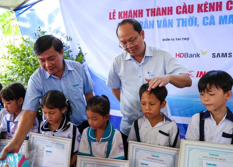 Báo Thanh Niên khánh thành cây cầu 'trong mơ' ở vùng đất cuối bản đồ Việt Nam- Ảnh 12.