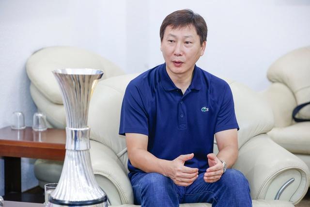 Lịch làm việc 'khủng khiếp' của HLV Kim Sang-sik: Nắm 2 đội tuyển, mục tiêu nào cũng cao như núi- Ảnh 1.