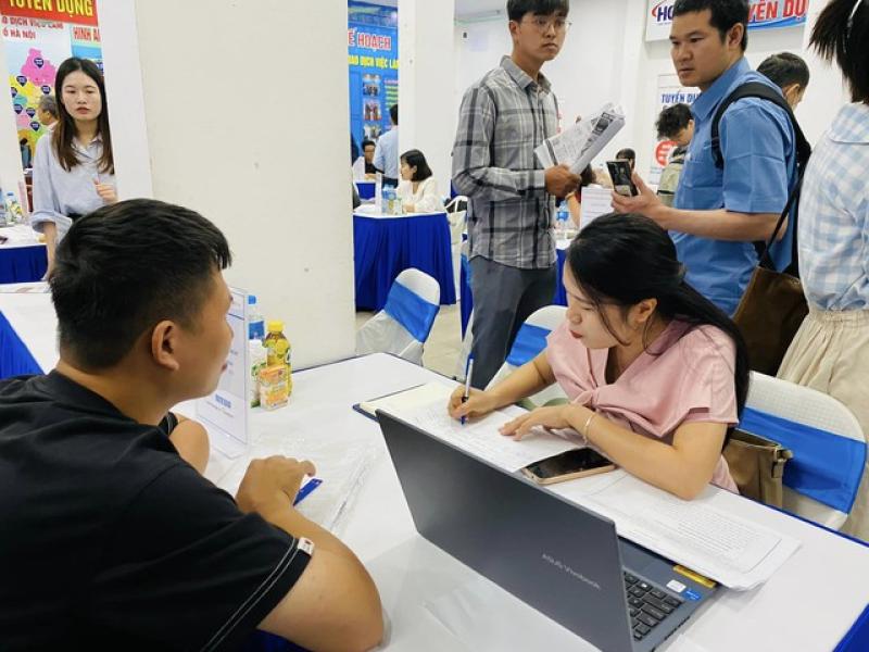 Sắp có nền tảng hợp đồng lao động điện tử - Ảnh 1.