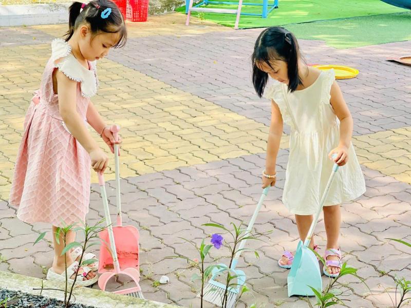 Có phải trẻ đến trường mầm non... toàn chơi? - Ảnh 1.