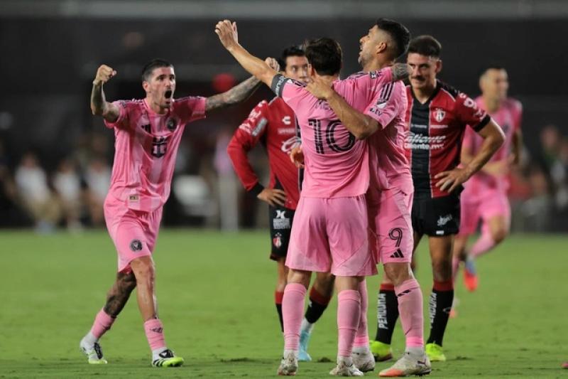 Messi gia hạn Inter Miami đến năm 41 tuổi, sở hữu đội bóng cùng David Beckham- Ảnh 2. Messi gia hạn Inter Miami đến năm 41 tuổi, sở hữu đội bóng cùng David Beckham- Ảnh 2.